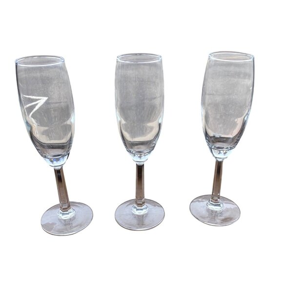 Set Of 3 Clear Glass Champagne Flutes Elegant Design - Picture 1 of 4